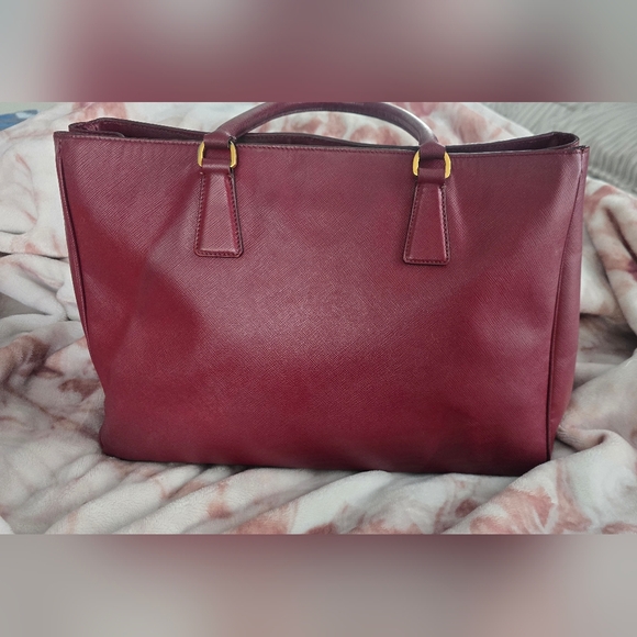 Prada GALLARIA burgandy Bag with COA - Picture 4 of 11